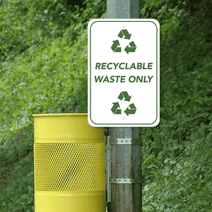 Mounted Vertical Recycle Only Sign