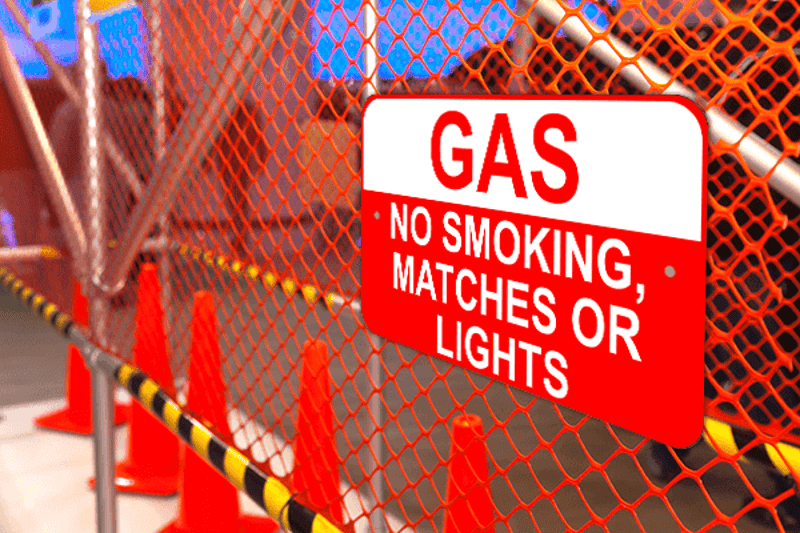 Mounted No Smoking Gas Aluminum Sign | 12" x 18"