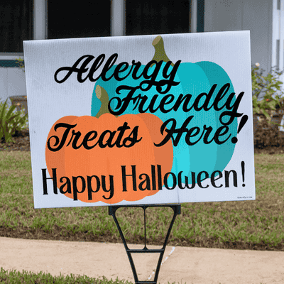 "Allergy Free Treats Here" Halloween Yard Sign