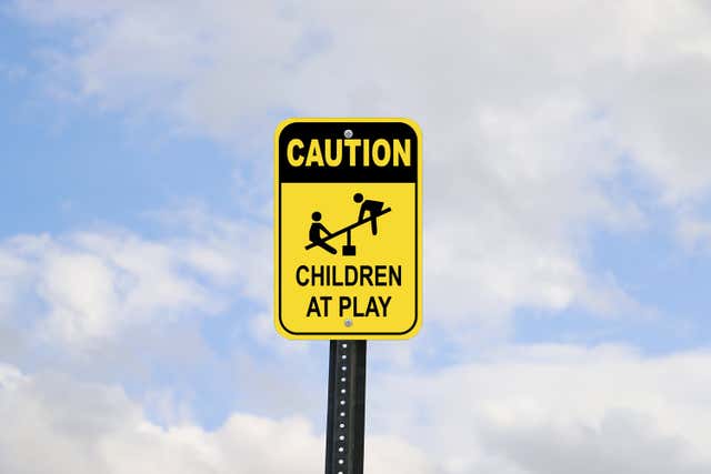 How to Keep your Neighborhood Safe with Signs